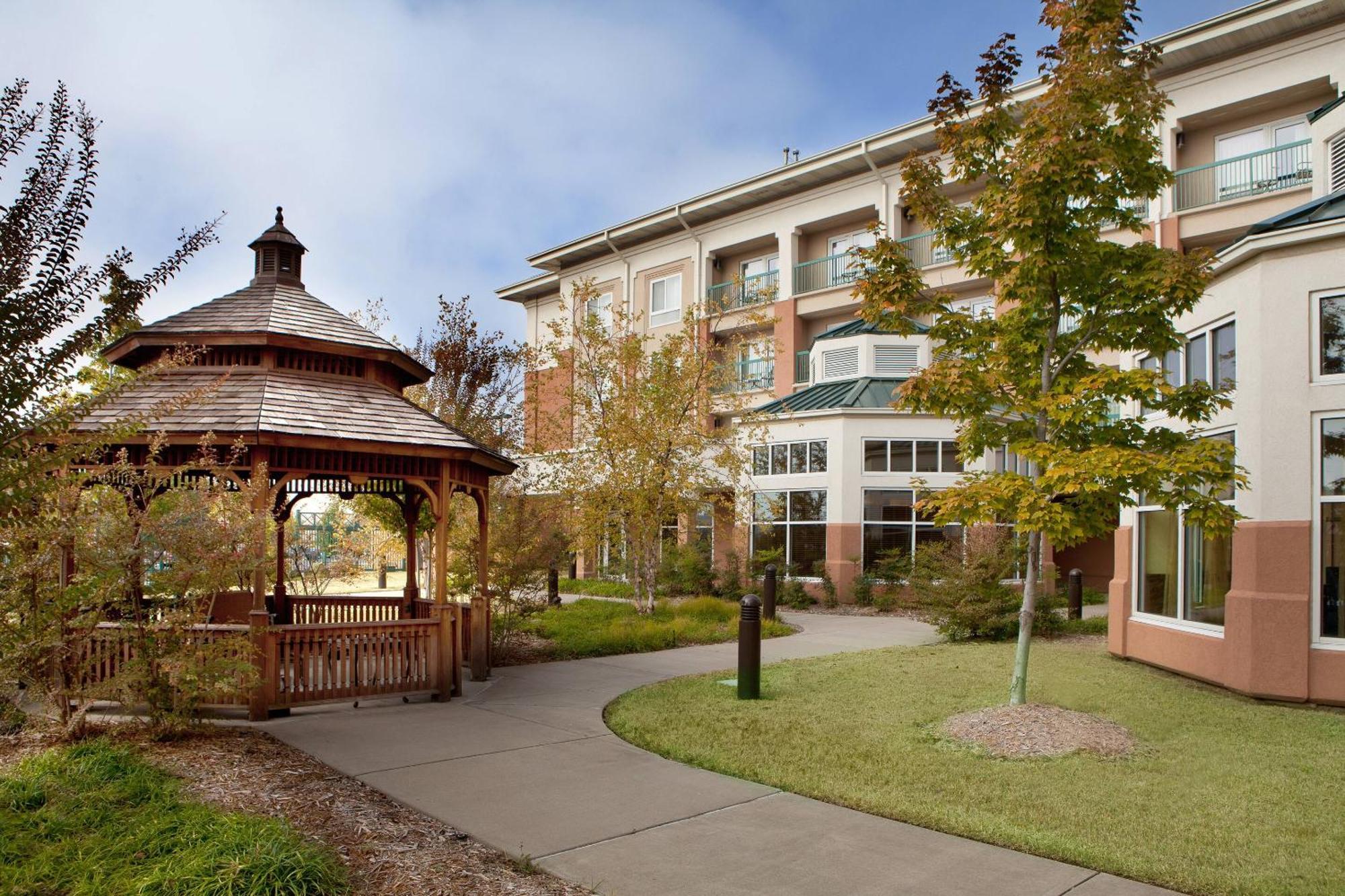 Courtyard By Marriott Fort Smith Downtown Buitenkant foto